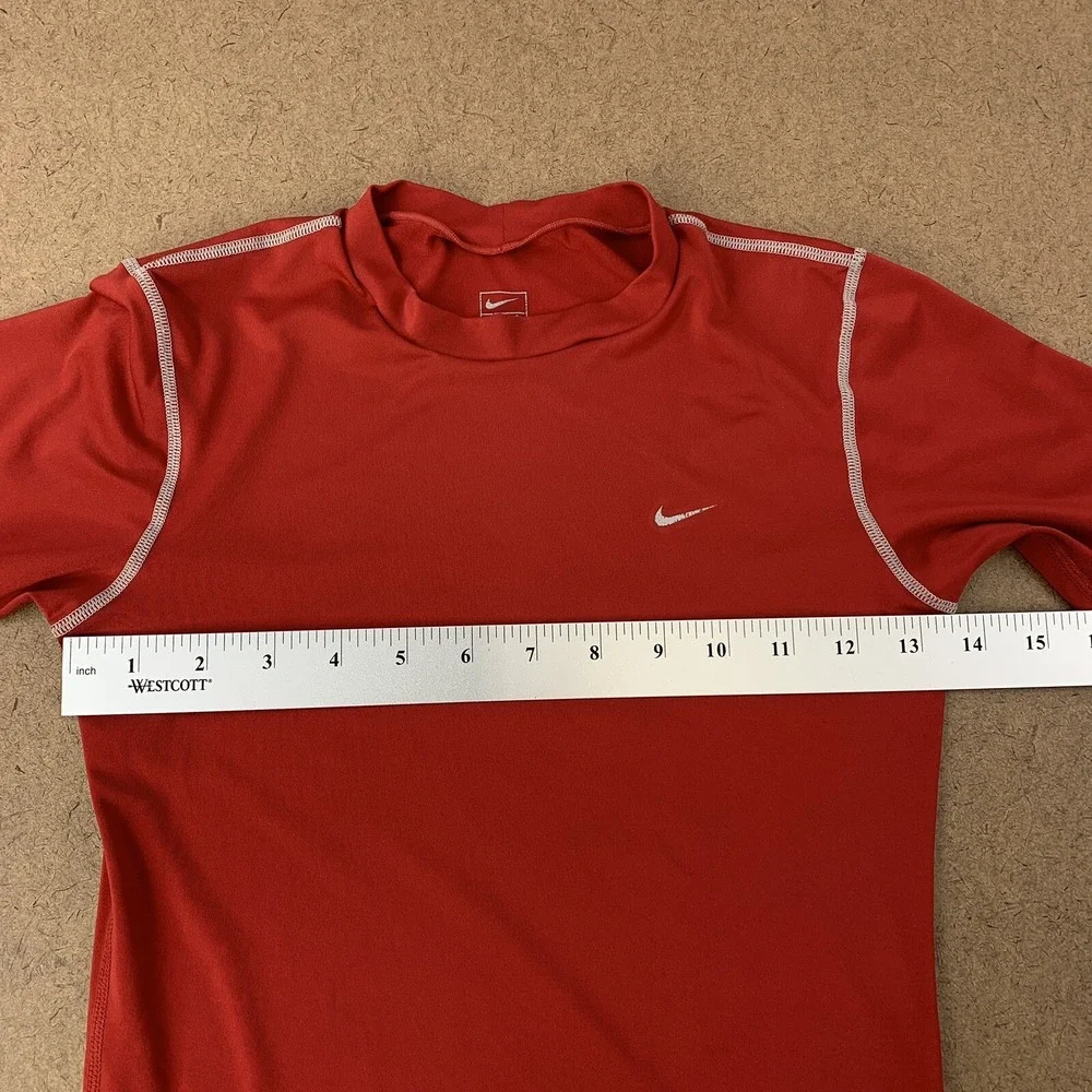 Nike‎ Team Boys Youth Size XL (18-20) Red Short Sleeve Fitted Athletic T-Shirt